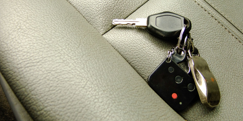 car-keys-left-on-seat